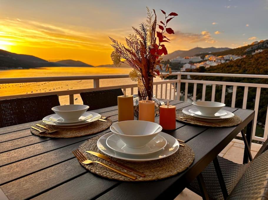 Beautiful Fully Renovated Apartment By The Sea, Large Balcony With Enchanting Views Neum Exteriér fotografie