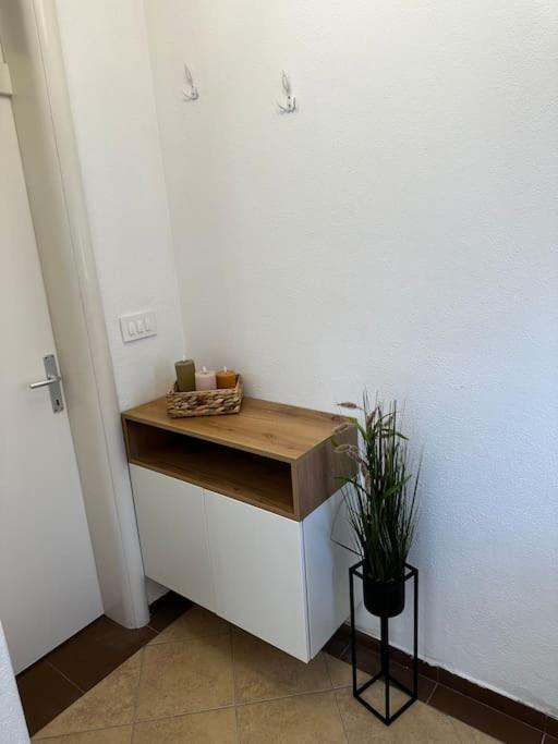 Beautiful Fully Renovated Apartment By The Sea, Large Balcony With Enchanting Views Neum Exteriér fotografie